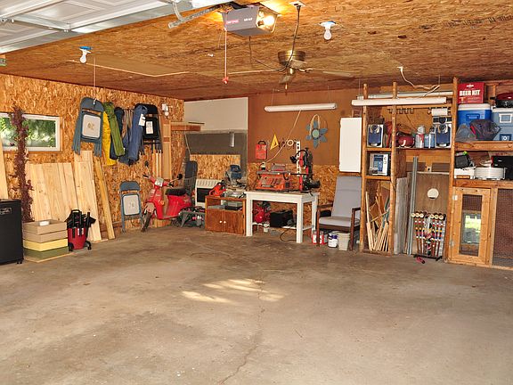 4th image of 1272 Glenview Dr