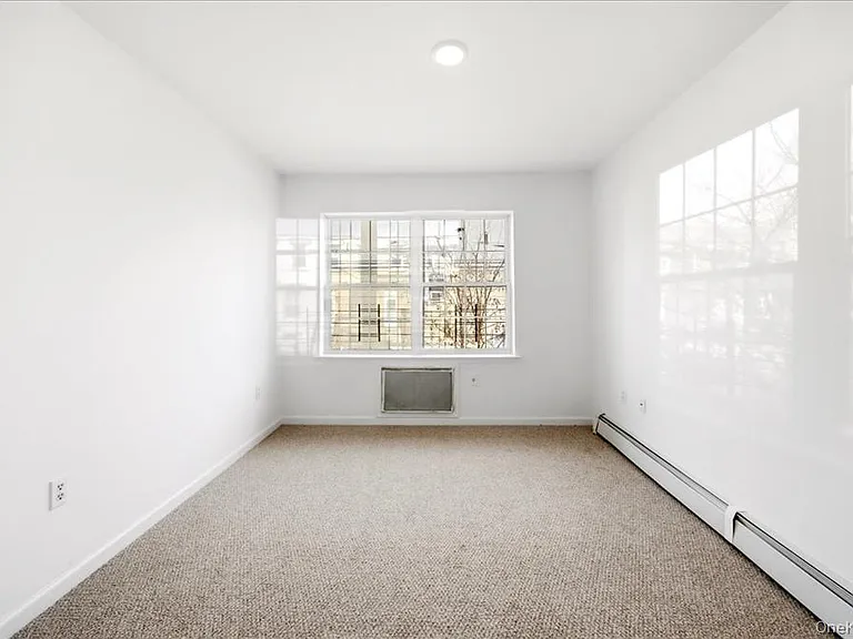 82 Morningside Ave #SFH — Photo 9