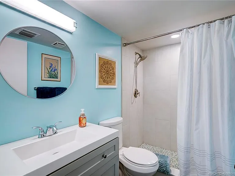 5563 NE Gulfstream Way — Photo 28