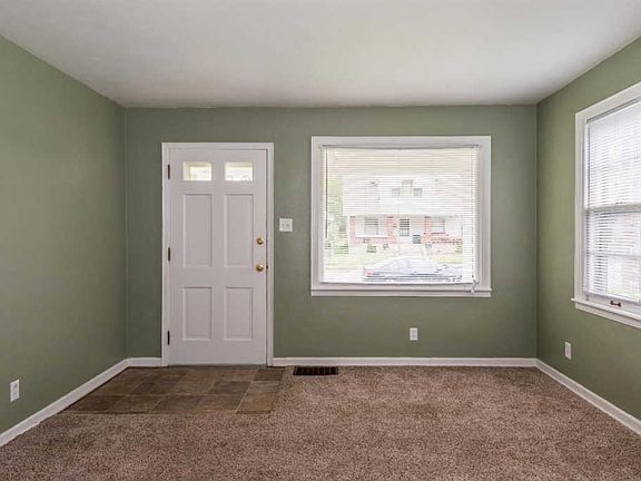 3rd image of 1330 Ohmer Ave