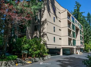 15508 Country Club Dr #PENTHOUSE 8, Bothell, WA 98012