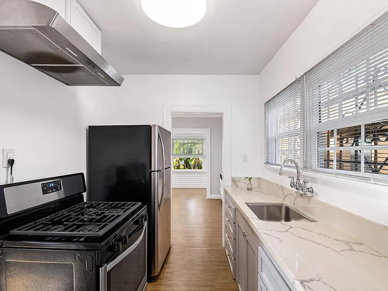 1453 W 37th Dr #1453 — Photo 8