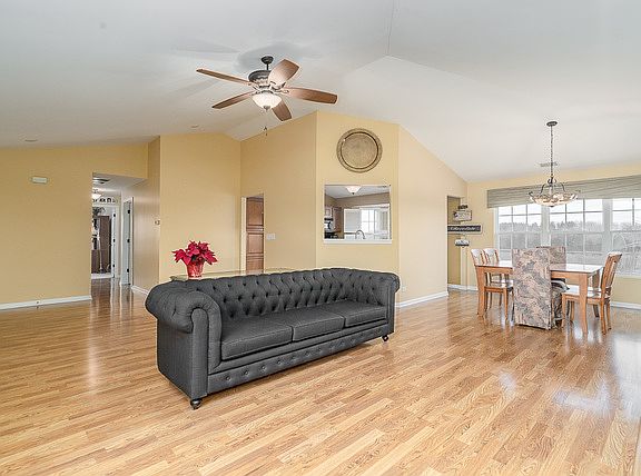 5th image of 442 Autumn Dr #86A
