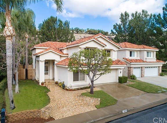 3rd image of 882 S Briar Rose Ln