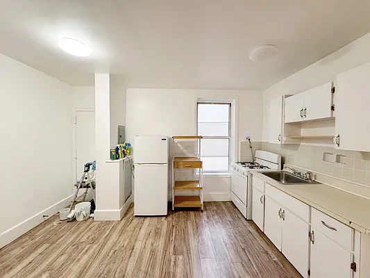 Rented by Pear NYC LLC | media 12