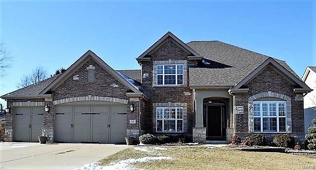 Custom 1.5 story on quiet cul-de-sac in desirable Enclaves at Mirasol Community.