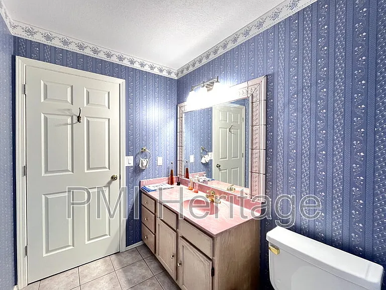 40 Portsmouth Dr — Photo 33