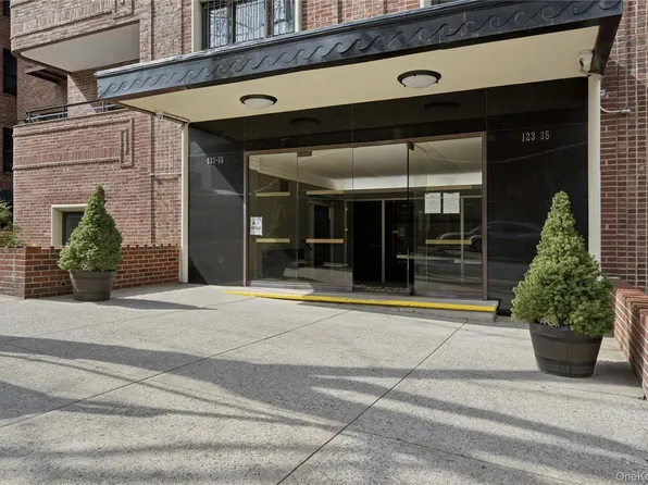 123-35 82nd Road #3N, Kew Gardens, NY 11415