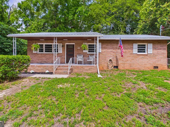 910 Perry Dr, Macon, GA 31217