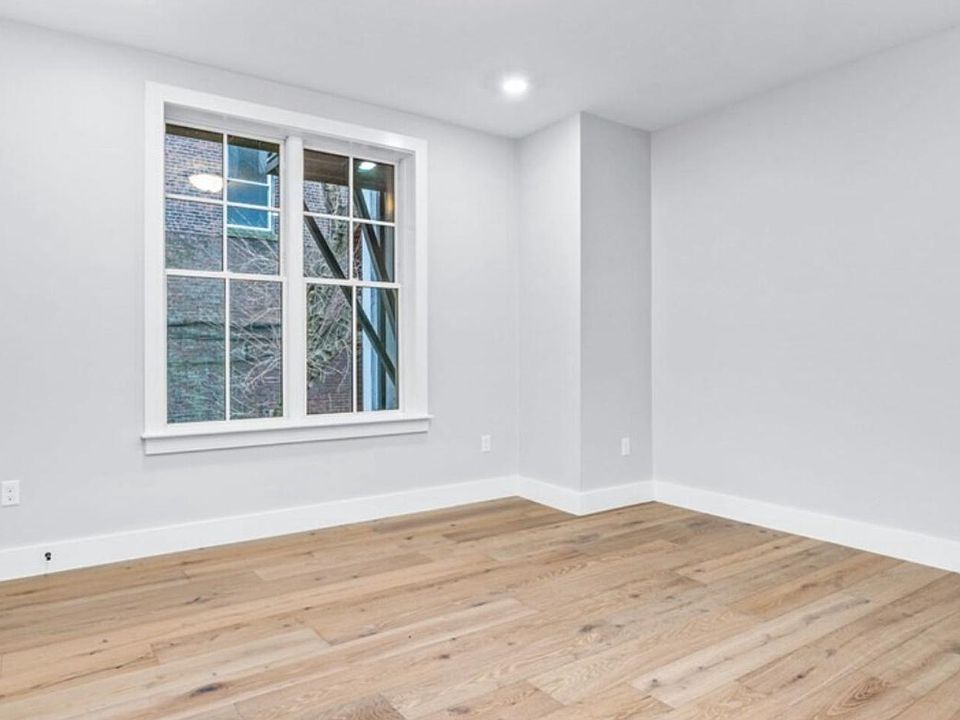 2nd image of 300 Somerville Ave #5