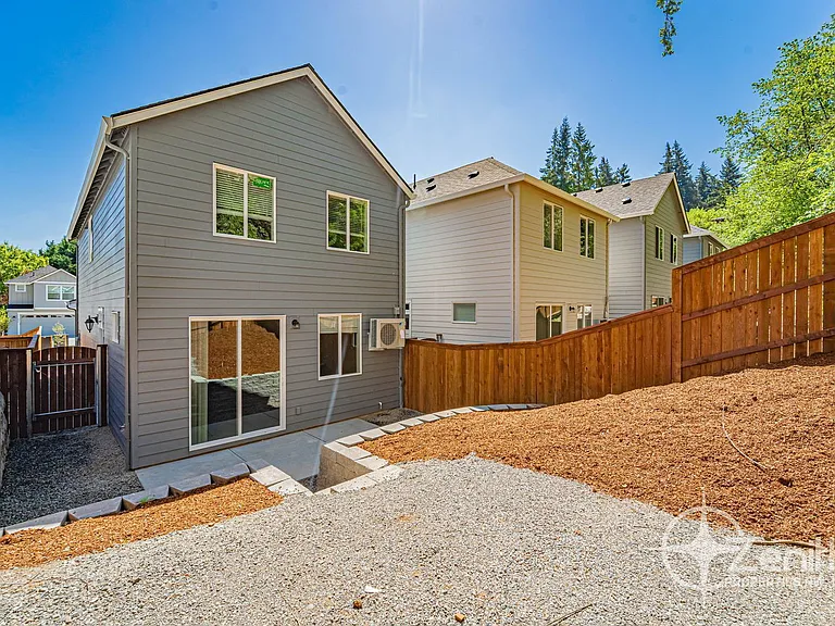 4924 NE 2nd Ct — Photo 32