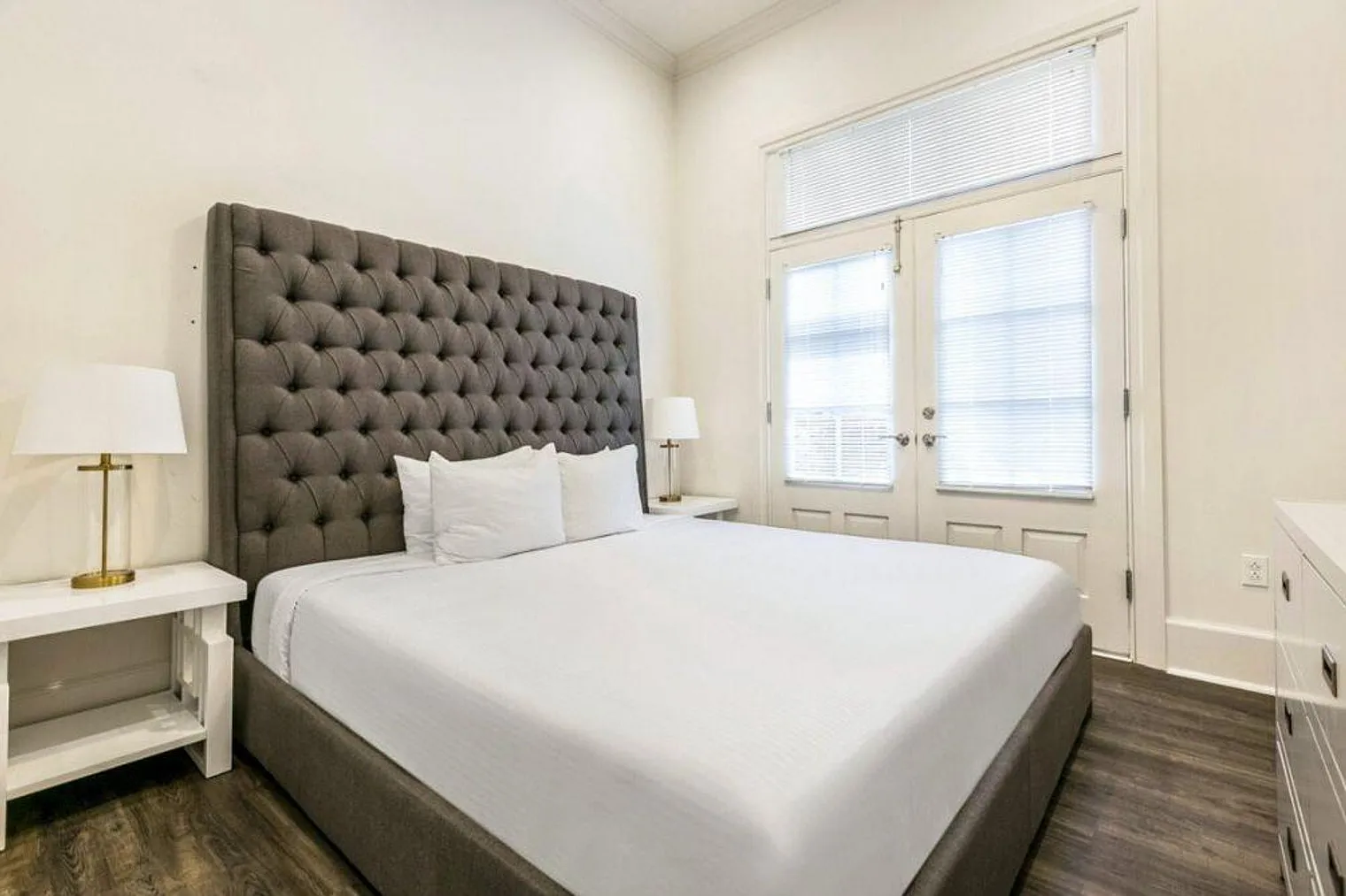 2 bed, 2.0 bath, 893 sqft, $6,378 — Photo 3