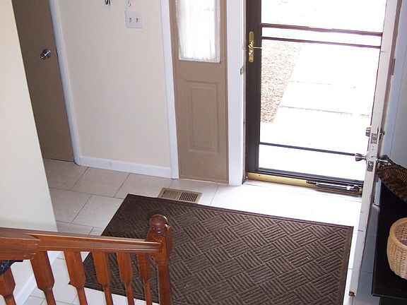 4th image of 141 Idlewood Blvd
