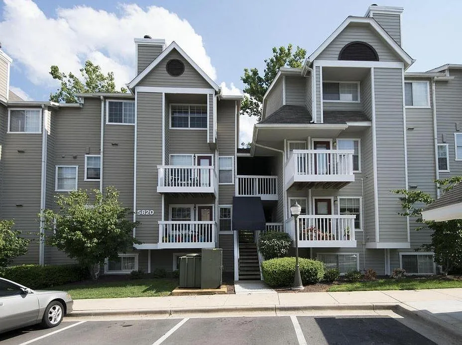 5820 Inman Park Circle — Photo 1