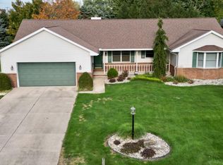 105 Wisteria Dr, Fremont, OH 43420