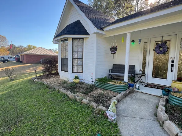 312 Blossom Dr, Ozark, AL 36360