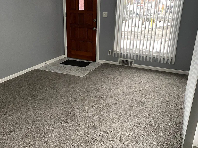 528 E Cambourne St — Photo 5