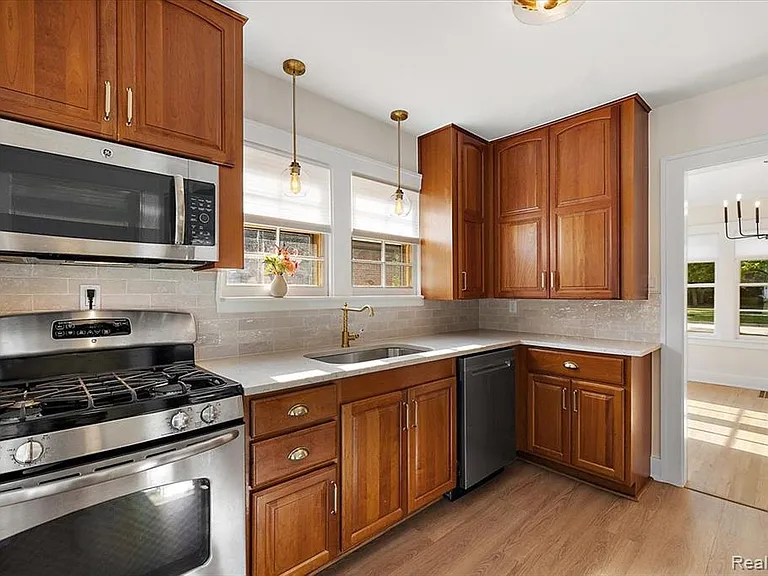 2136 Dorchester Rd — Photo 21