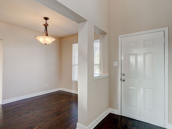 4th image of 1008 Flanagan Dr