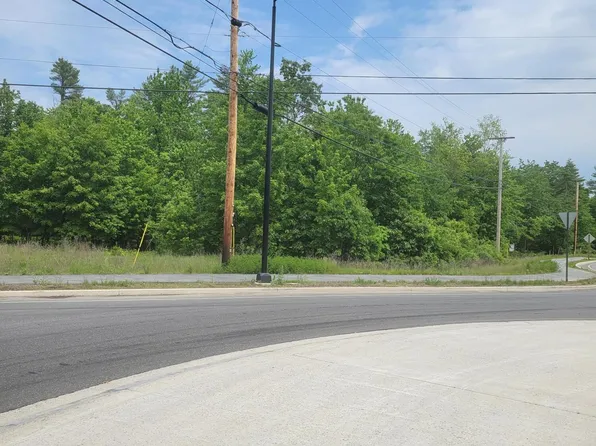 15 Manchester Road, Standish, ME 04085