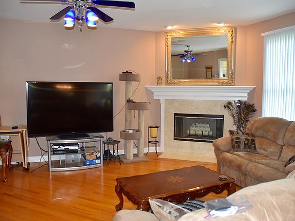 2nd image of 238 E Crest Ave