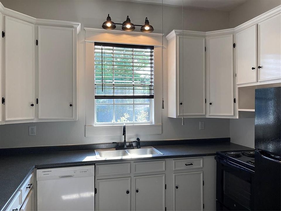 1st image of 805 8th St