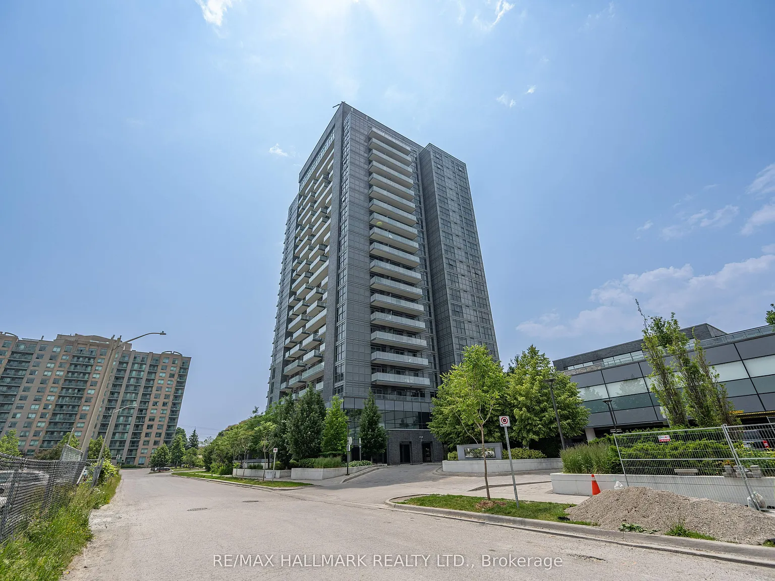 Sky City II — Photo 2