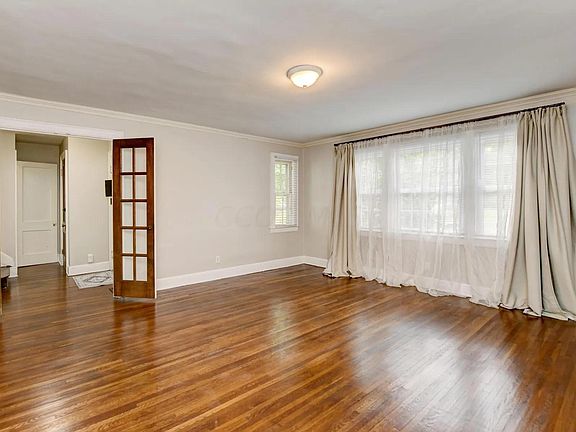 4th image of 222 Woodland Ave #222