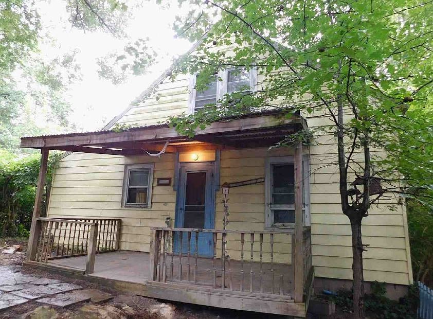 1st image of 437 Warwick Ave