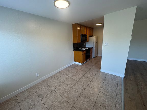2nd image of 1056 Grand Ave #103