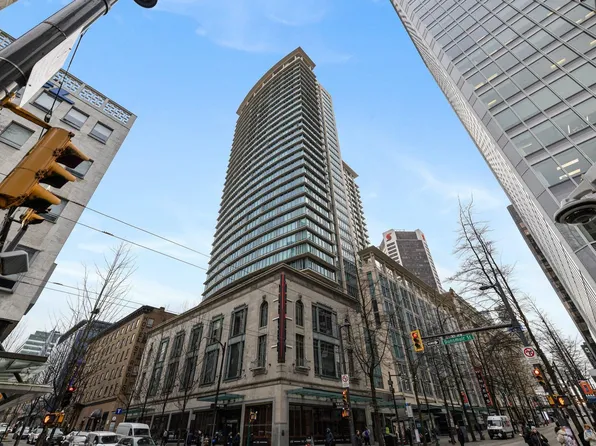 610 Granville St #718, Vancouver, BC V6C 3T3