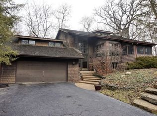 494 N Hill Dr, North Barrington, IL 60010