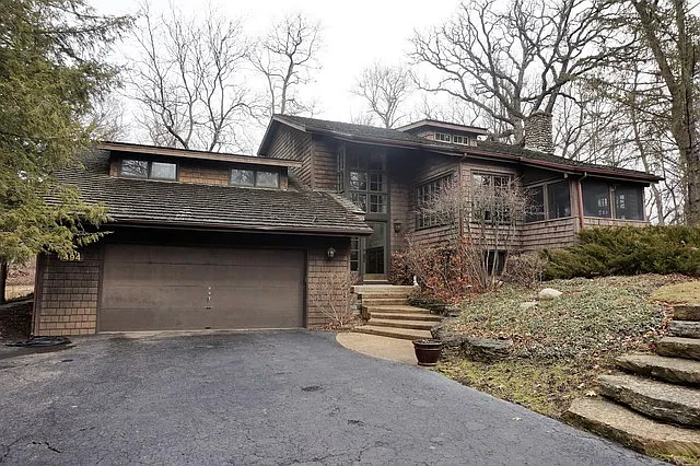 494 N Hill Dr photo 1