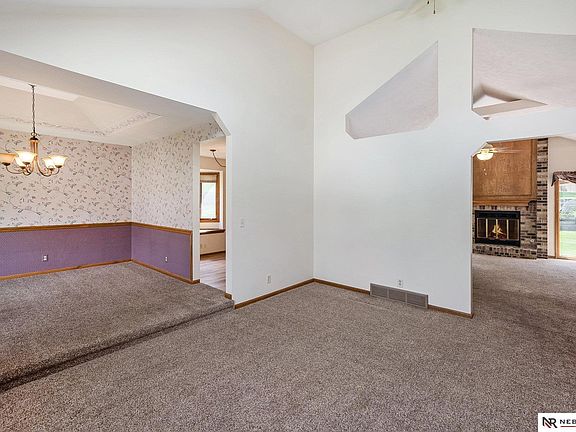 5th image of 15419 Shirley St