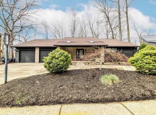 2513 E Round Hill Ln, Bloomington, IN