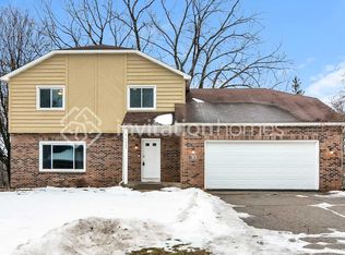 7323 Paulsen Dr, Eden Prairie, MN 55346