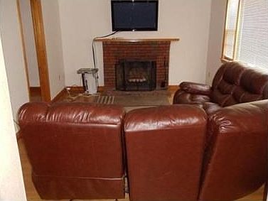 5th image of 171 Lynn St #1