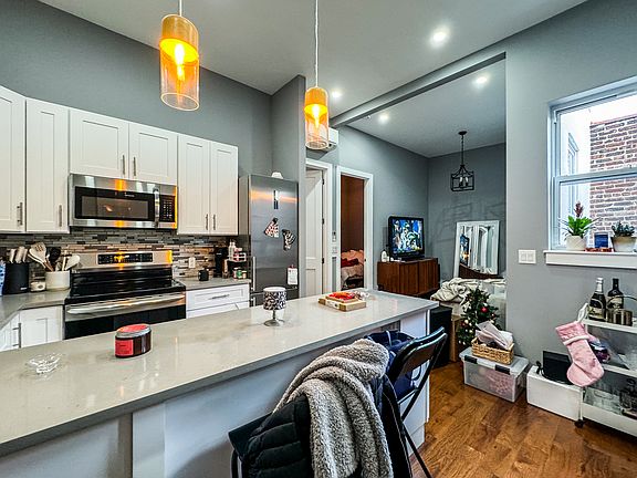 4th image of 207 Richardson St #2R