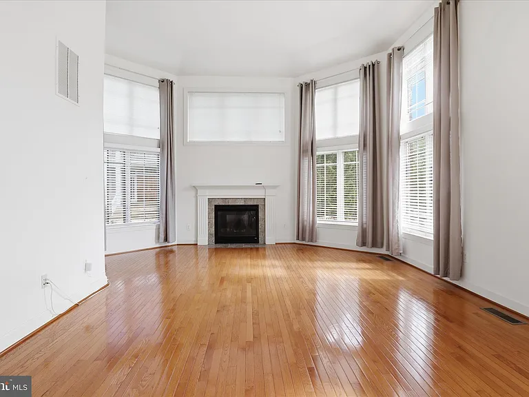 23059 Bronstein Ln — Photo 17