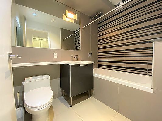 5th image of 160 E 117th St #4C