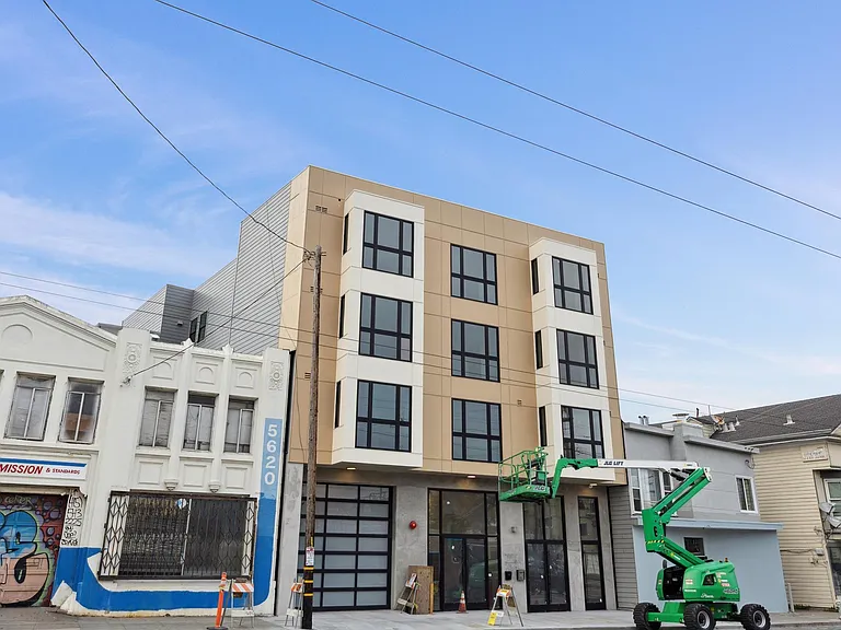 5616 Mission St #2A — Photo 20