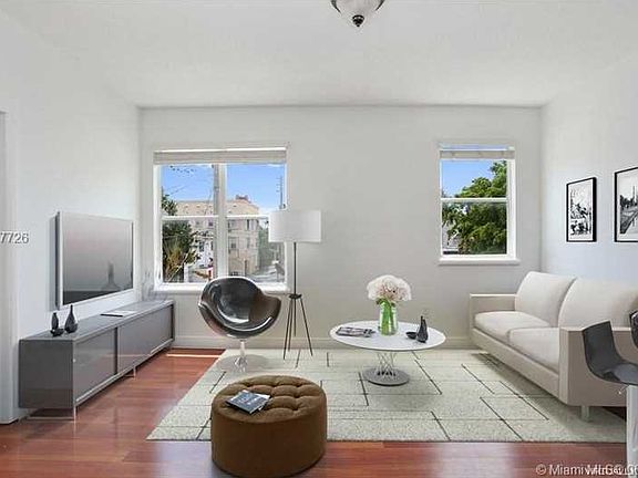 5th image of 747 Michigan Ave APT 206