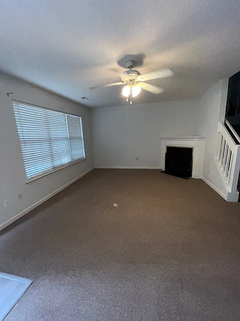 3 bed, 2.5 bath, 1320 sqft, $1,700 — Photo 3