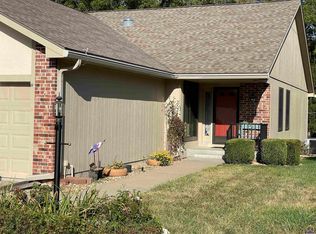 2632 SW Arrowhead Rd #B, Topeka, KS 66614