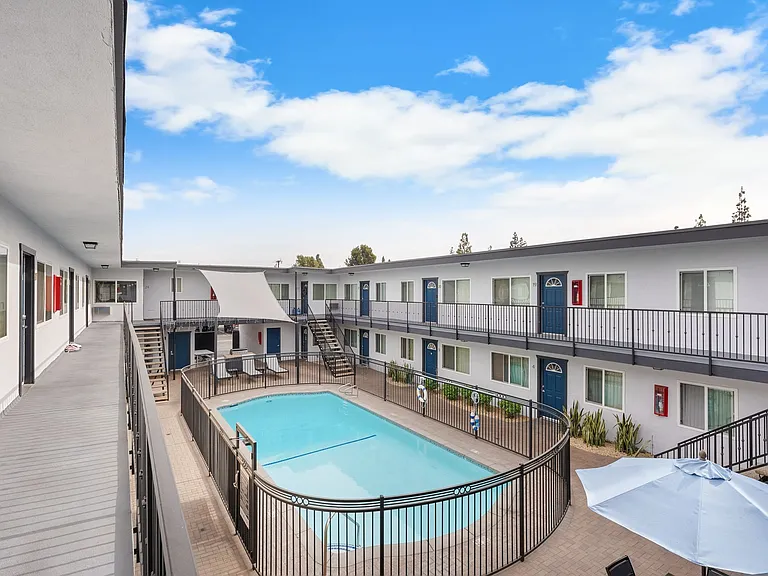 Four Seasons Apartments — Photo 11