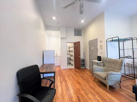 Rented by Oxford Property Group | media 7