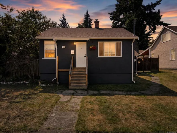 1143 Lockley Rd, Esquimalt, BC V9A 4S5