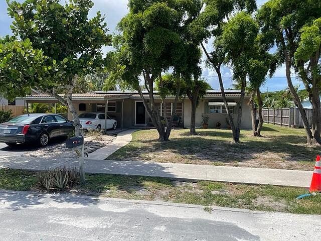 1st image of 1350 Crest Dr