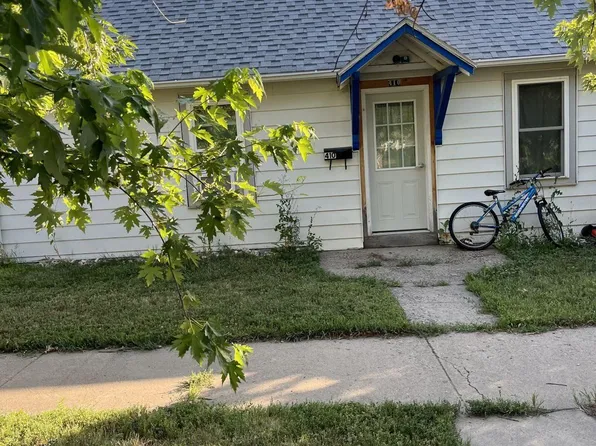 410 E Hughes St, Glendive, MT 59330