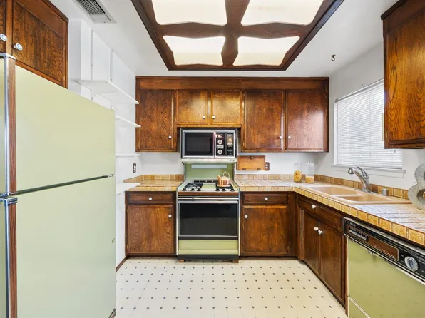 6001 Green Glen Way, Sacramento, CA 95842